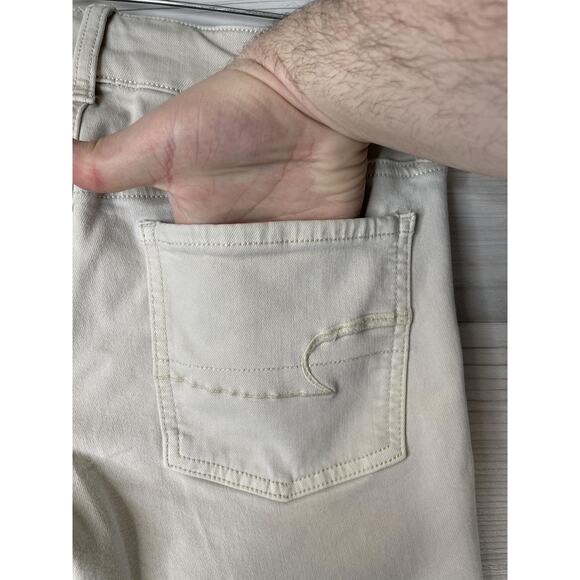 American Eagle Outfitters Shorts Womens 6 Beige Super Stretch Midi 5 Pocket - Picture 8 of 14